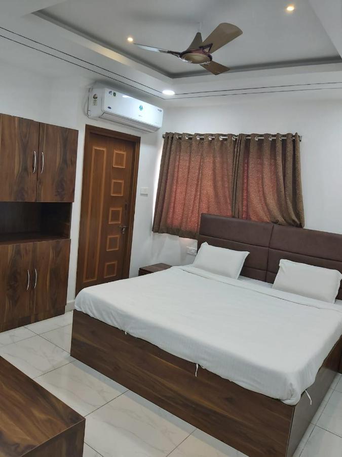 Hotel Sahasra Dla วารังกัล ภายนอก รูปภาพ